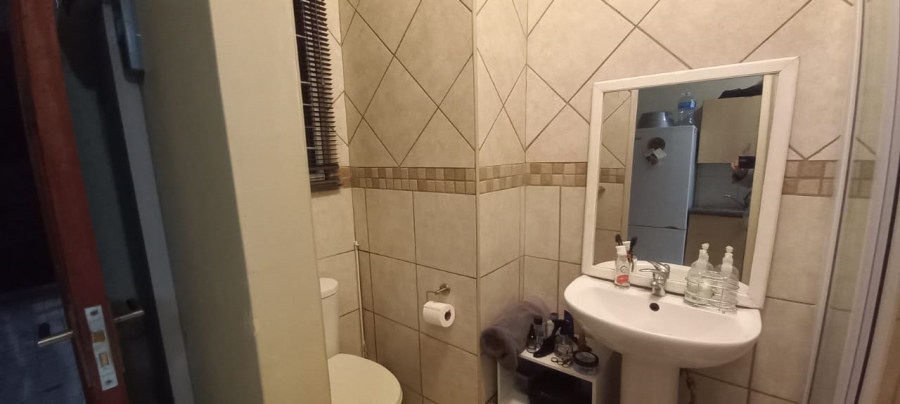 1 Bedroom Property for Sale in Vredenhof Sh Free State